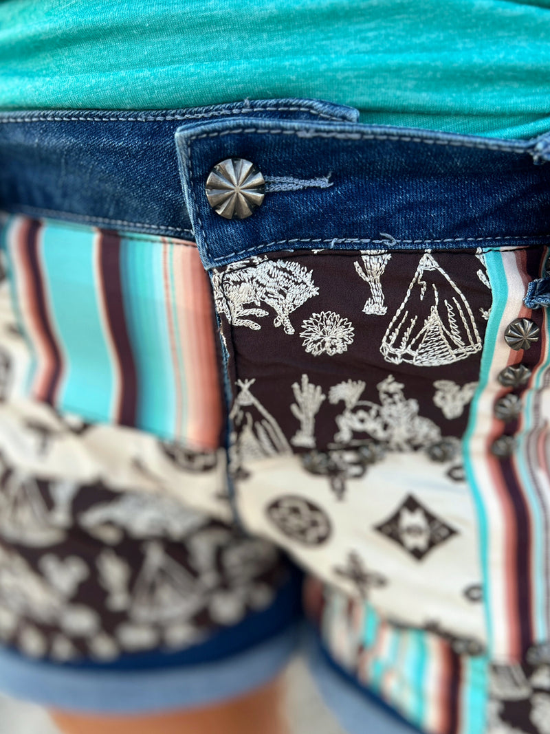 Sterling Kreek Patched Up Western Shorts | pataconquindiano