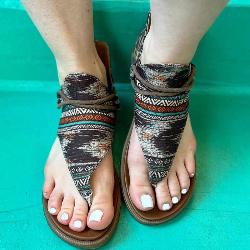 Wild About My Tribe Sandals* | pataconquindiano