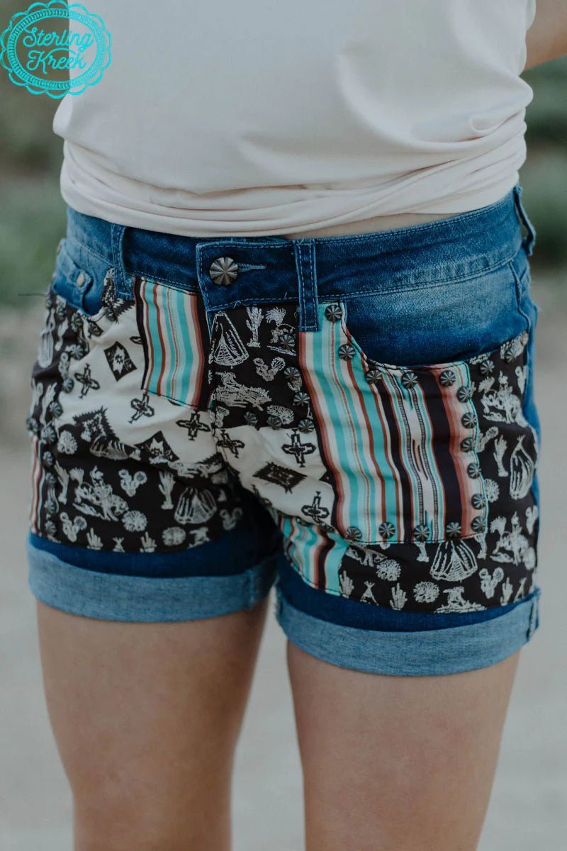 PLUS Sterling Kreek Patched Up Western Shorts-Long | pataconquindiano